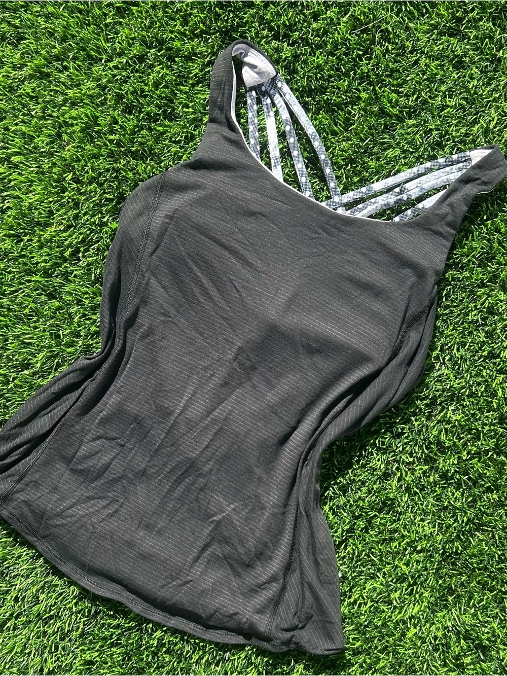 Lululemon black tank built in bra